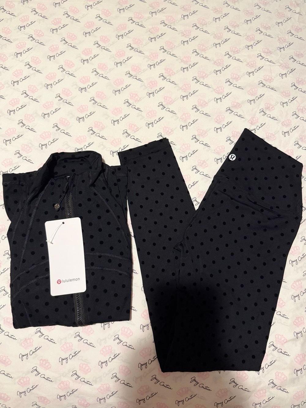 🖤Lululemon matching set with black velvet polka dot detail 🖤